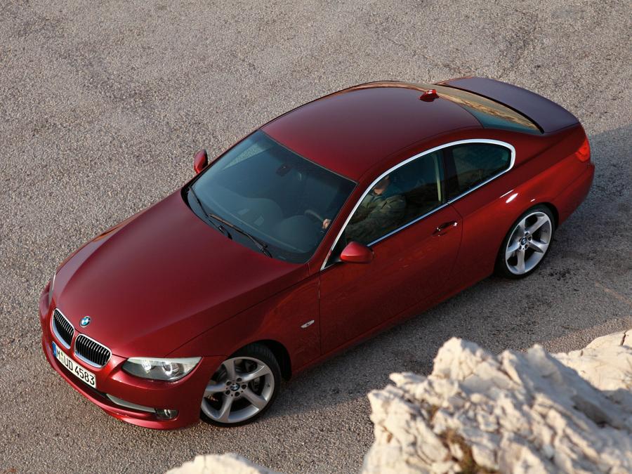  BMW 335i Coupe 2010 года  (фото 14 из 16)